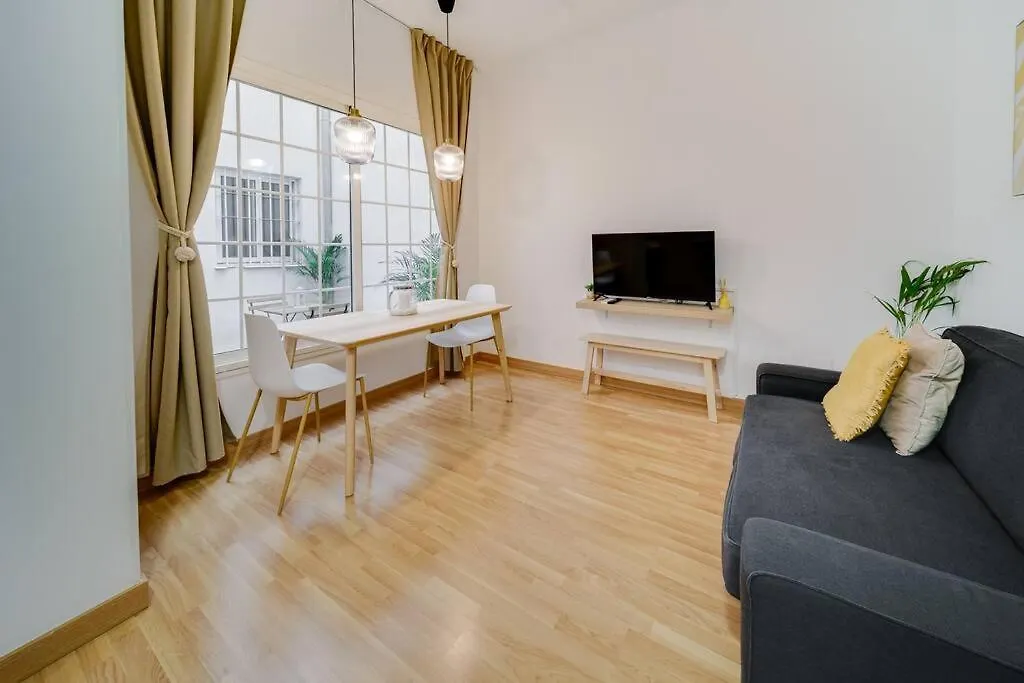 Encantador Apartamento Con Patio Málaga